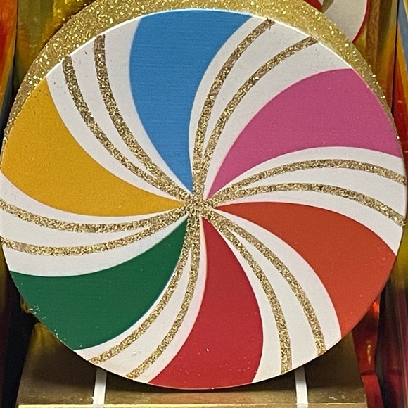 Candy Garland & Stocking Holder Bundle - Picture 11 of 12